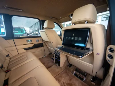 2026 Rolls-Royce Cullinan Black Badge 6.75 Litres V12 Twin-Turbo Petrol Engine Green Beige SUV
