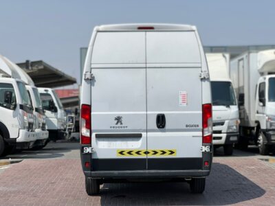 2023 Peugeot Boxer 2.2 Litres 4 Cylinders Diesel Engine Manual White Black Van GCC Specs