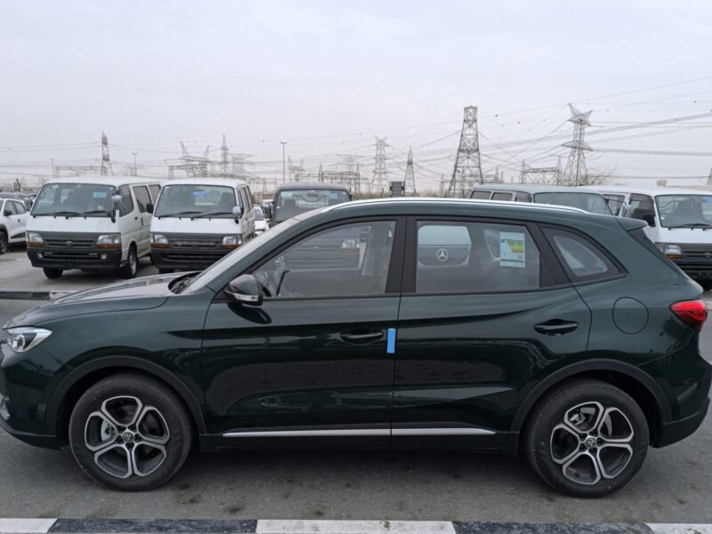 2025 MG ZS 1.5 Litres 4 Cylinders Petrol Engine Green Black SUV GCC Specs Automatic