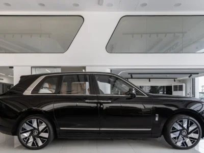 2026 Rolls Royce Cullinan SILVER BADGE 6.75 Litres Twin-Turbo V12 Engine Black Orange SUV
