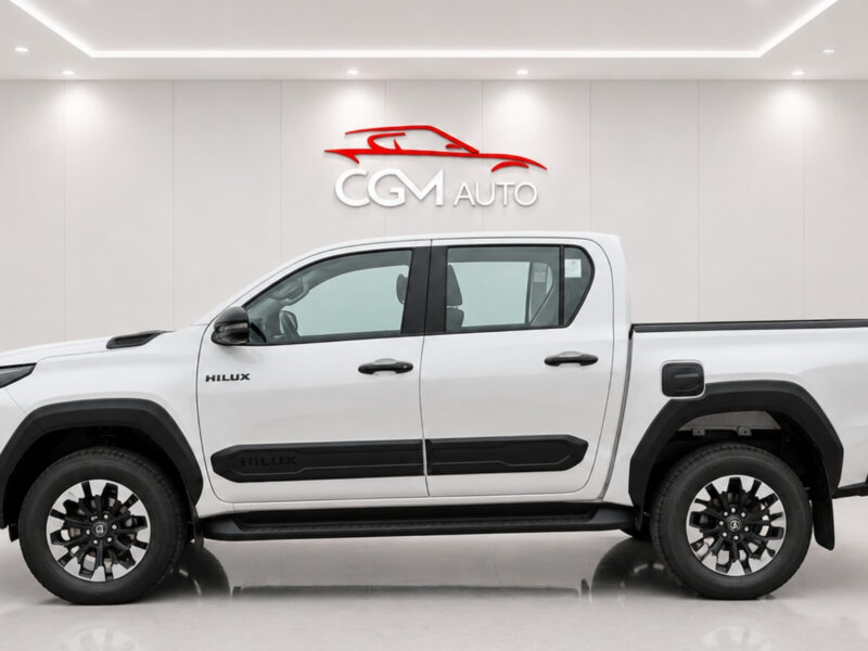 2027 Toyota Hilux Trailhunter 2.8L 1GD-FTV Turbo Diesel Engine White Black Pickup Truck GCC