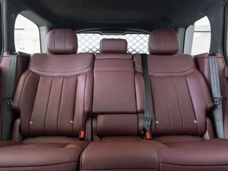 2026 Land Rover Range Rover AUTOBIOGRAPHY P530 4.4L V8 Twin-Turbo Black Burgundy SUV