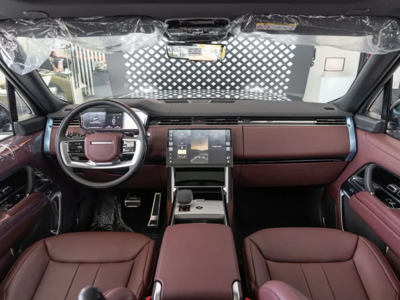2026 Land Rover Range Rover AUTOBIOGRAPHY P530 4.4L V8 Twin-Turbo Black Burgundy SUV
