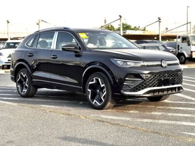 2025 Volkswagen Tiguan R-LINE 2.0 Liters 4 Cylinders Petrol Engine Black SUV Chinese Specs