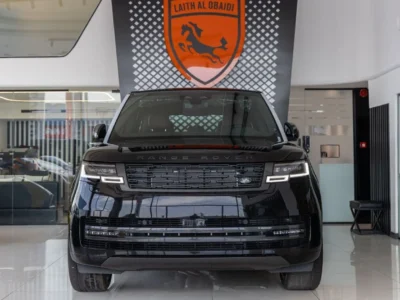 2026 Land Rover Range Rover AUTOBIOGRAPHY P530 4.4L V8 Twin-Turbo Black Burgundy SUV