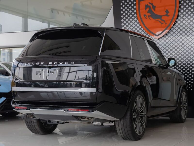 2026 Land Rover Range Rover AUTOBIOGRAPHY P530 4.4L V8 Twin-Turbo Black Tan SUV GCC