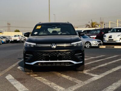 2025 Volkswagen Tiguan R-LINE 2.0 Liters 4 Cylinders Petrol Engine Black SUV Chinese Specs