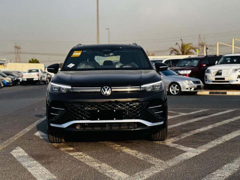 2025 Volkswagen Tiguan R-LINE 2.0 Liters 4 Cylinders Petrol Engine Black SUV Chinese Specs
