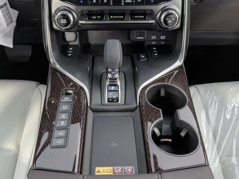 2026 Lexus LX700h Signature 3.5 Litres V6 Twin-Turbo Hybrid Engine Grey Beige SUV GCC Specs