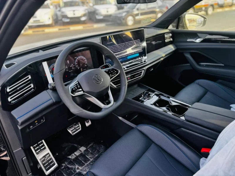 2025 Volkswagen Tiguan R-LINE 2.0 Liters 4 Cylinders Petrol Engine Black SUV Chinese Specs