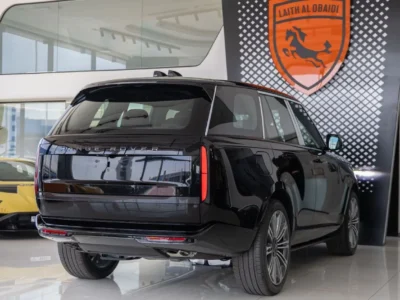 2026 Land Rover Range Rover AUTOBIOGRAPHY P530 4.4L V8 Twin-Turbo Black Burgundy SUV