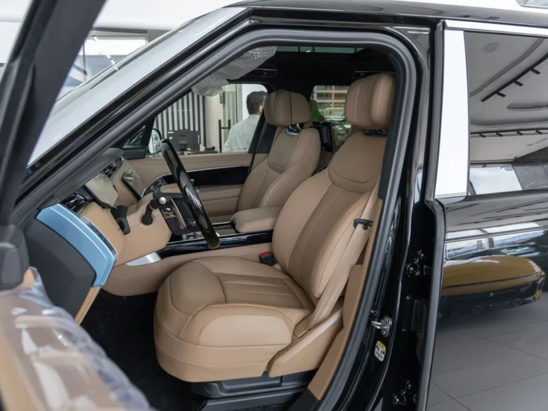 2026 Land Rover Range Rover AUTOBIOGRAPHY P530 4.4L V8 Twin-Turbo Black Tan SUV GCC