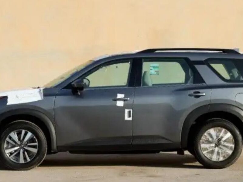 2024 Nissan Pathfinder 3.5-liter V6 Petrol Engine Grey Beige SUV GCC Specs Automatic