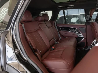 2026 Land Rover Range Rover AUTOBIOGRAPHY P530 4.4L V8 Twin-Turbo Black Burgundy SUV
