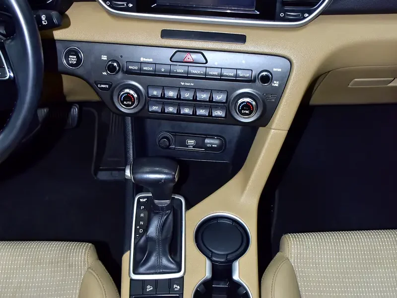 2019 Kia Sportage LX 4 Cylinders Petrol Engine Black tan SUV GCC Specs Automatic Transmission
