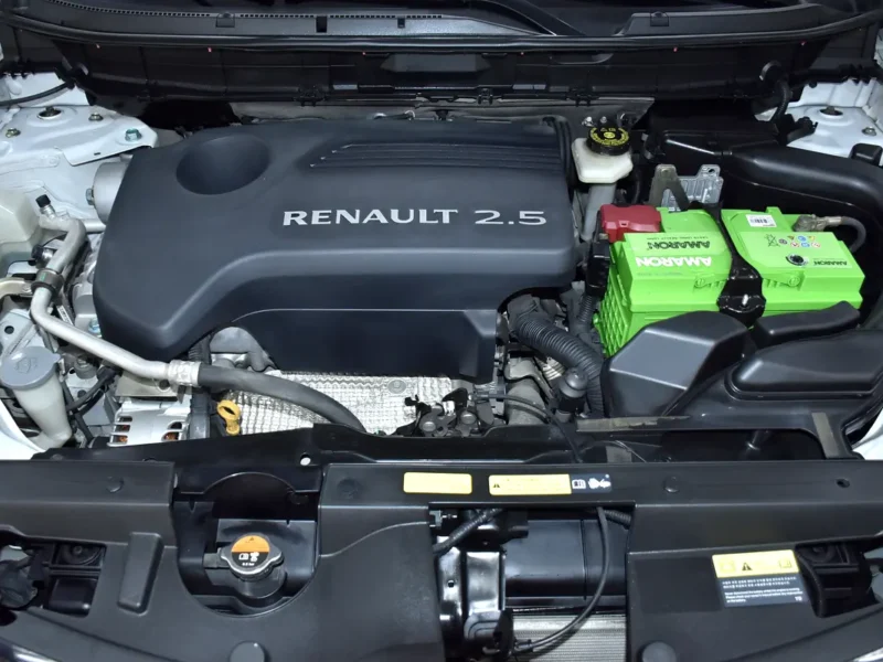 2023 Renault Koleos SE 4X4 2.5 Litres 4 Cylinders Petrol Engine White Black SUV GCC Specs