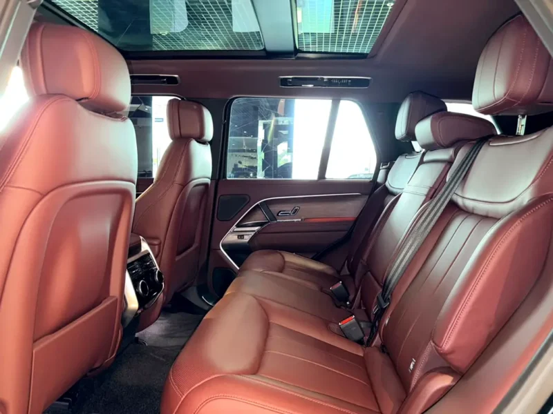 2024 Land Rover Range Rover HSE P530 8 Cylinders Petrol Engine Black Maroon SUV GCC Specs