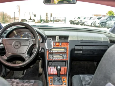 1998 Mercedes-Benz C-Class C200 2.0 Litres 4-cylinder Petrol Engine Silver Black Sedan Automatic