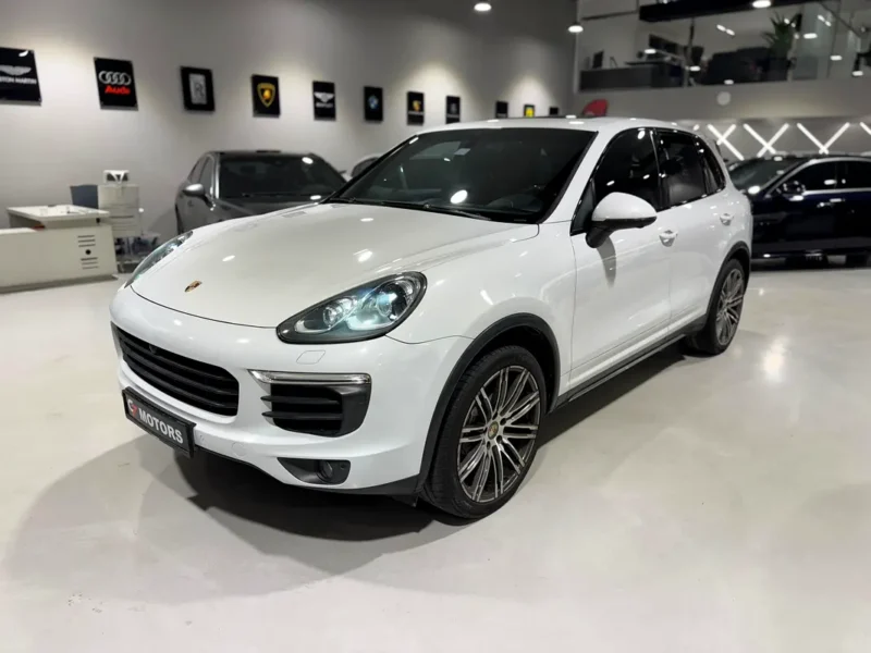 2016 Porsche Cayenne S 3.6 Litres V6 Twin-Turbo Petrol Engine White Red SUV GCC Specs