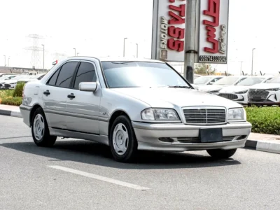 1998 Mercedes-Benz C-Class C200 2.0 Litres 4-cylinder Petrol Engine Silver Black Sedan Automatic