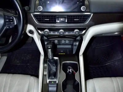 2022 Honda Accord EX-L 4 Cylinders Petrol Engine Grey Beige Sedan GCC Specs Automatic