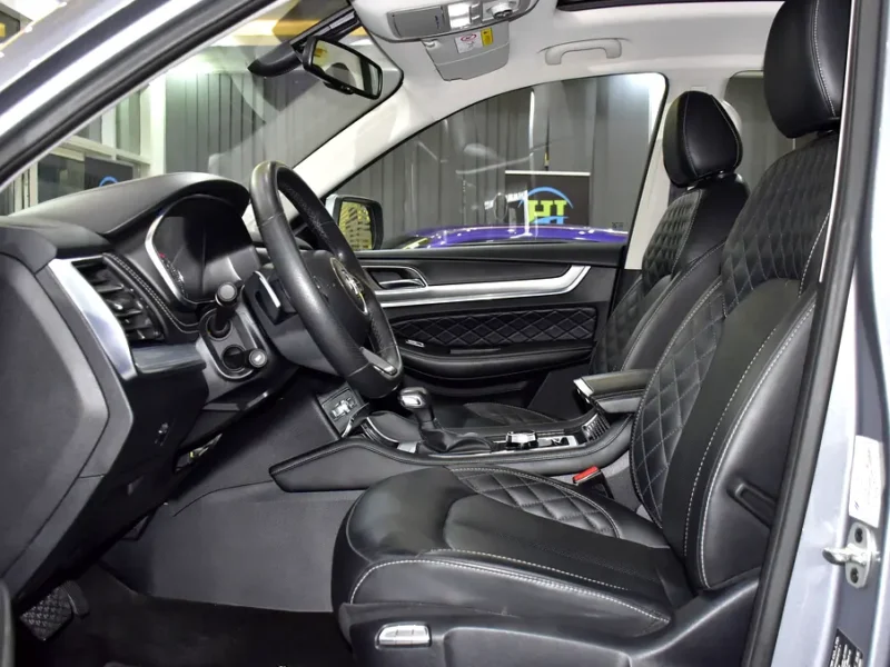 2023 MG RX8 Luxury 2.0L Turbos 4 Cylinders Petrol Engine Silver Black SUV GCC Specs Automatic