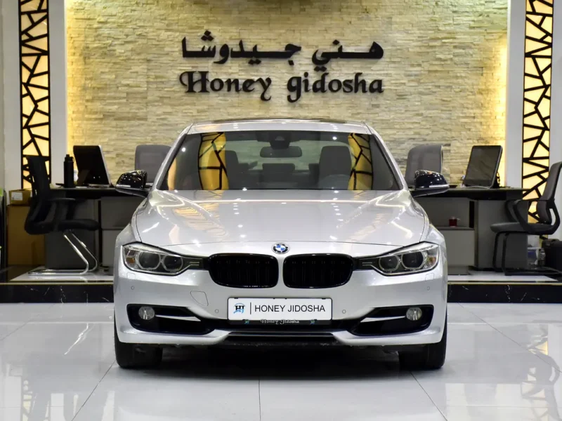 2013 BMW 3-Series 335i 6 Cylinders Petrol Engine Silver Red Sedan GCC Specs Automatic