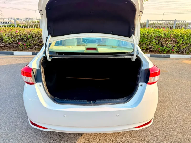 2022 Toyota Yaris 1.5L 4 Cylinders Petrol Engine White Beige Sedan GCC Specs Excellent Condition