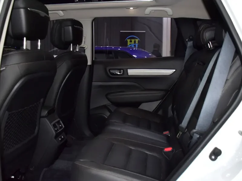 2023 Renault Koleos SE 4X4 2.5 Litres 4 Cylinders Petrol Engine White Black SUV GCC Specs