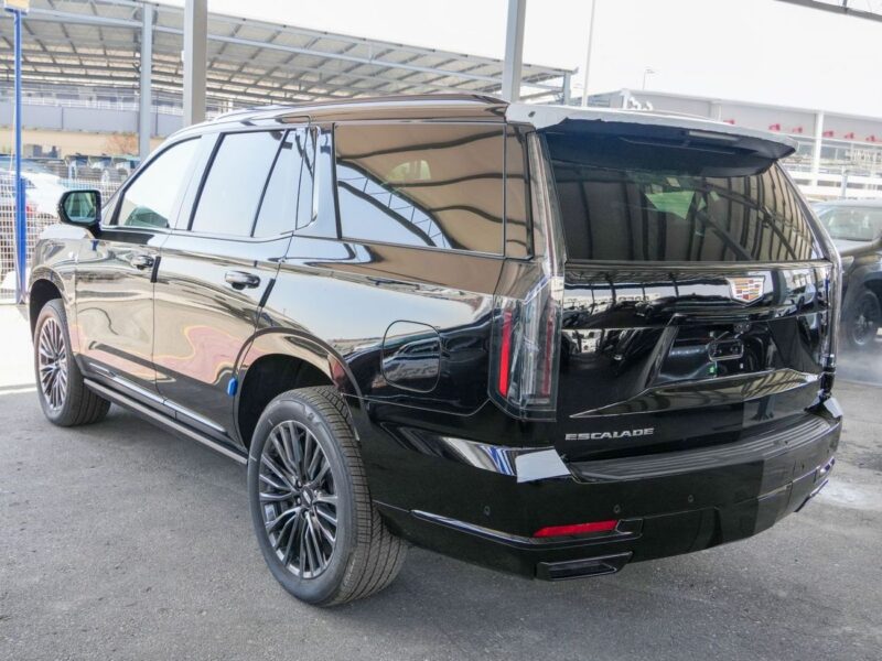 2025 Cadillac Escalade SPORT PLATINUM 6.2 Litres 8 Cylinders Petrol Engine Black Grey SUV