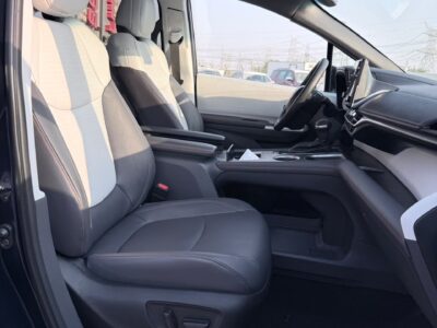 2023 TOYOTA SIENNA XLE HYBRID 2.5 Litres 4 Cylinders Engine Blue Grey SUV Canadian Specs