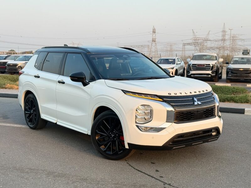 2024 MITSUBISHI OUTLANDER High-LINE 2.5 Litres 4 Cylinders Petrol Engine White Black SUV