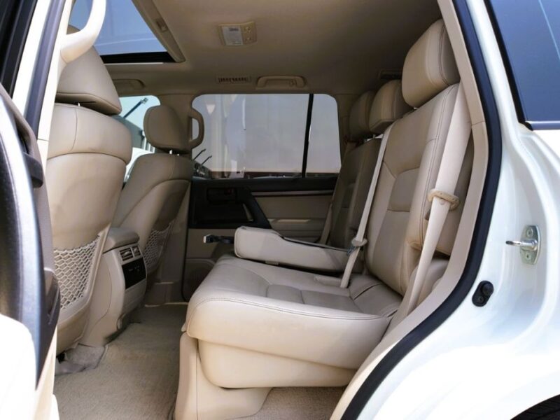 2019 Toyota Land Cruiser GXR 4.6 Litres V8 Petrol Engine White Beige SUV GCC Specs Automatic