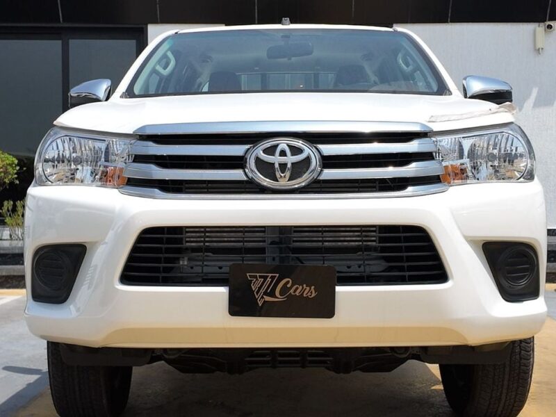2026 Toyota Hilux DLX Double Cab 2.4L 4 Cylinders Diesel Engine White Red Pickup Truck Manual