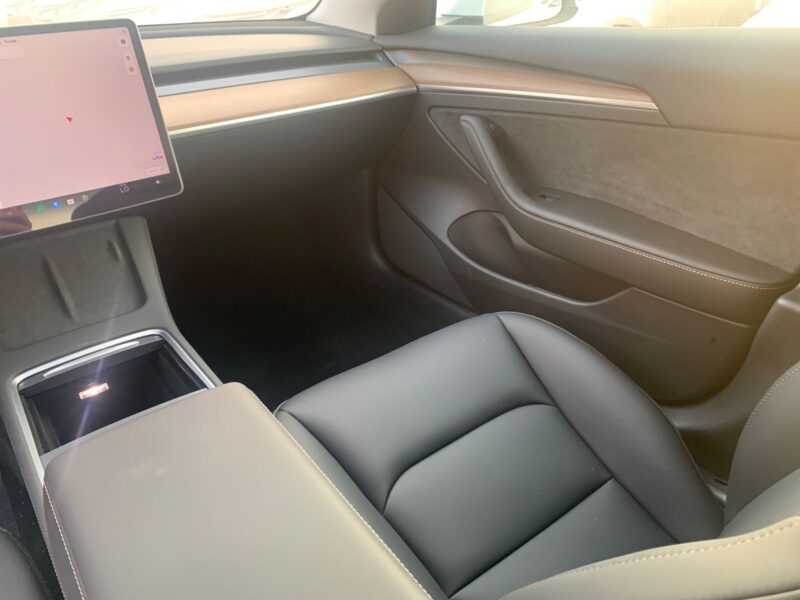 2024 Tesla Model Y Electric Vehicle White Black SUV GCC Specs Automatic RWD