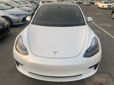 2024 Tesla Model Y Electric Vehicle White Black SUV GCC Specs Automatic RWD