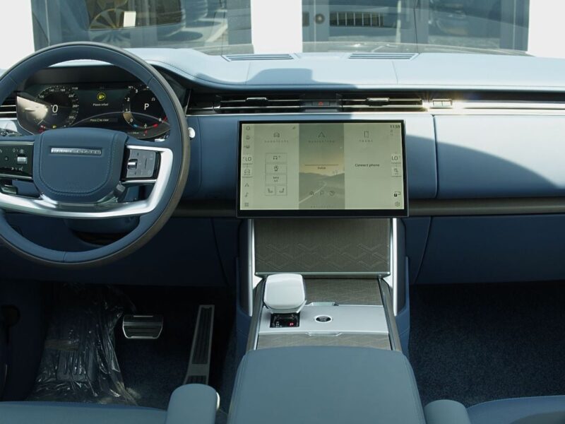 2026 Land Rover Range Rover SV SWB P615 4.4L V8 Petrol Mild Hybrid Engine Blue SUV GCC Specs