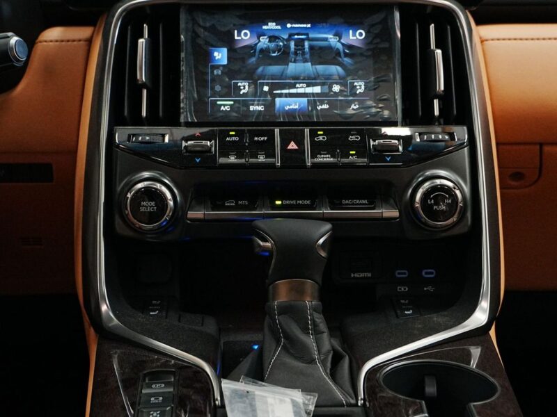 2026 Lexus LX600 SIGNATURE 3.5 Litres 6 Cylinders Petrol Engine White Tan SUV GCC Specs