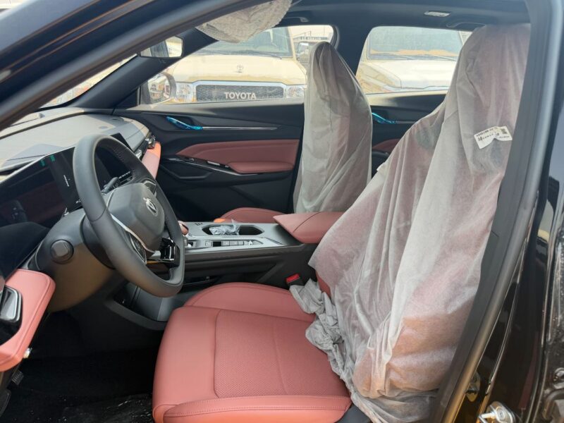 2026 Changan X5 Plus BEYOND PRO 1.5-liter Turbocharged 4-Cylinder Engine Black Red SUV