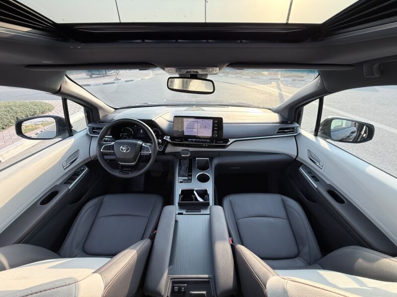 2023 TOYOTA SIENNA XLE HYBRID 2.5 Litres 4 Cylinders Engine Blue Grey SUV Canadian Specs
