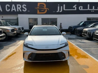 2026 Toyota Camry Grande 2.5-liter 4-cylinder Petrol Engine White Tan Sedan GCC Specs