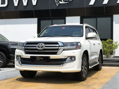 2019 Toyota Land Cruiser GXR 4.6 Litres V8 Petrol Engine White Beige SUV GCC Specs Automatic