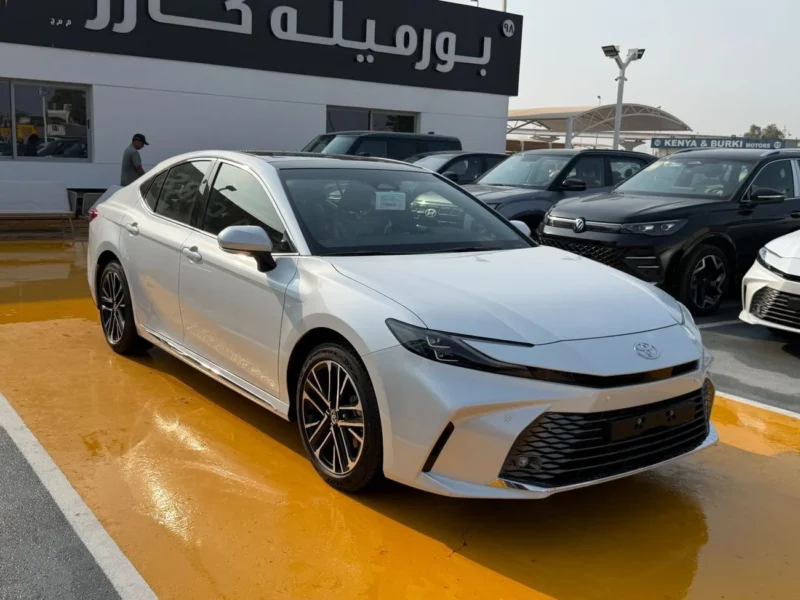 2026 Toyota Camry Grande 2.5-liter 4-cylinder Petrol Engine White Tan Sedan GCC Specs