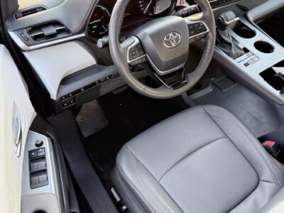 2023 TOYOTA SIENNA XLE HYBRID 2.5 Litres 4 Cylinders Engine Blue Grey SUV Canadian Specs