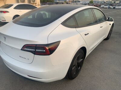 2024 Tesla Model Y Electric Vehicle White Black SUV GCC Specs Automatic RWD