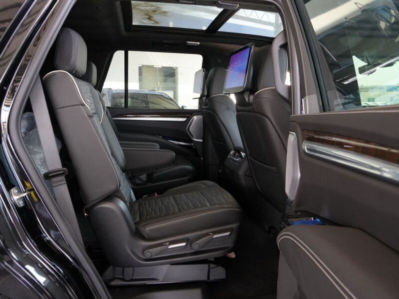 2025 Cadillac Escalade SPORT PLATINUM 6.2 Litres 8 Cylinders Petrol Engine Black Grey SUV
