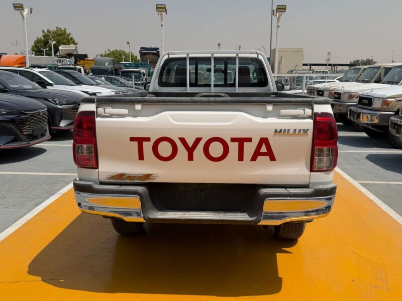2026 Toyota Hilux GL SC 2.7 Litres 4 Cylinders Petrol Engine White Red Pickup Truck GCC Specs