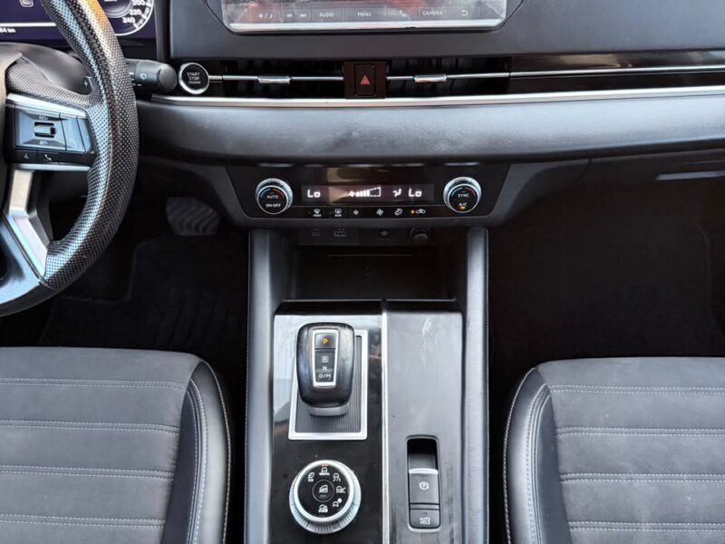 2024 MITSUBISHI OUTLANDER High-LINE 2.5 Litres 4 Cylinders Petrol Engine White Black SUV