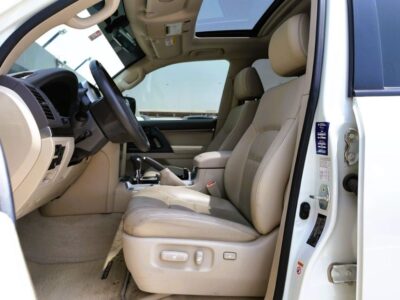 2019 Toyota Land Cruiser GXR 4.6 Litres V8 Petrol Engine White Beige SUV GCC Specs Automatic