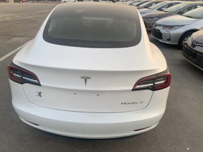 2024 Tesla Model Y Electric Vehicle White Black SUV GCC Specs Automatic RWD